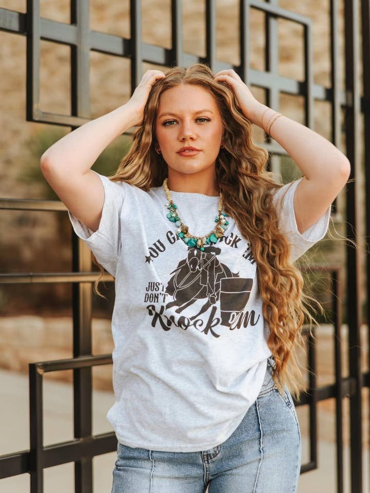 T-shirt graphique Rock Em Knock Em pour la vente par Wild Junkie