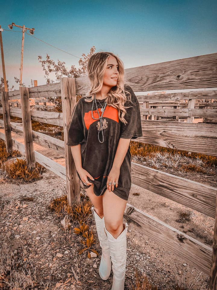 THE BEVEL LABEL - Wholesale T-Shirt (Graphic) - Women's - Charcoal Stay Wild T Shirt Dress1