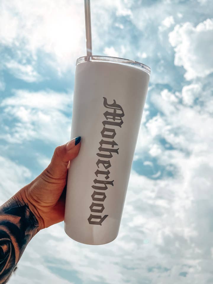 Gobelet Gravé Maternité pour la vente par Honey & Rose Apparel