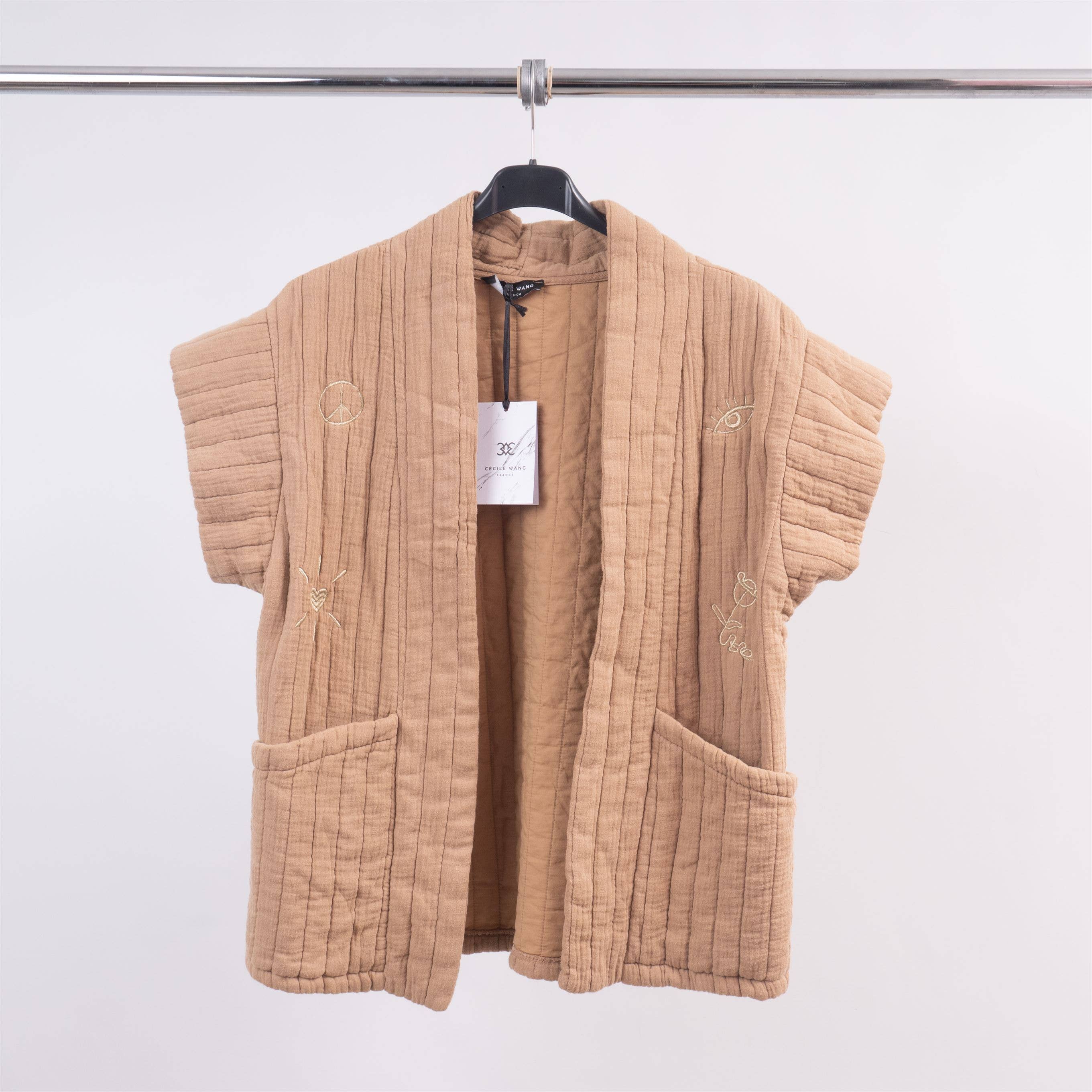 Cecile Wang – Großhandel Jacke – Damen – Gesteppte Kurzarmjacke mit Stickerei DT91897