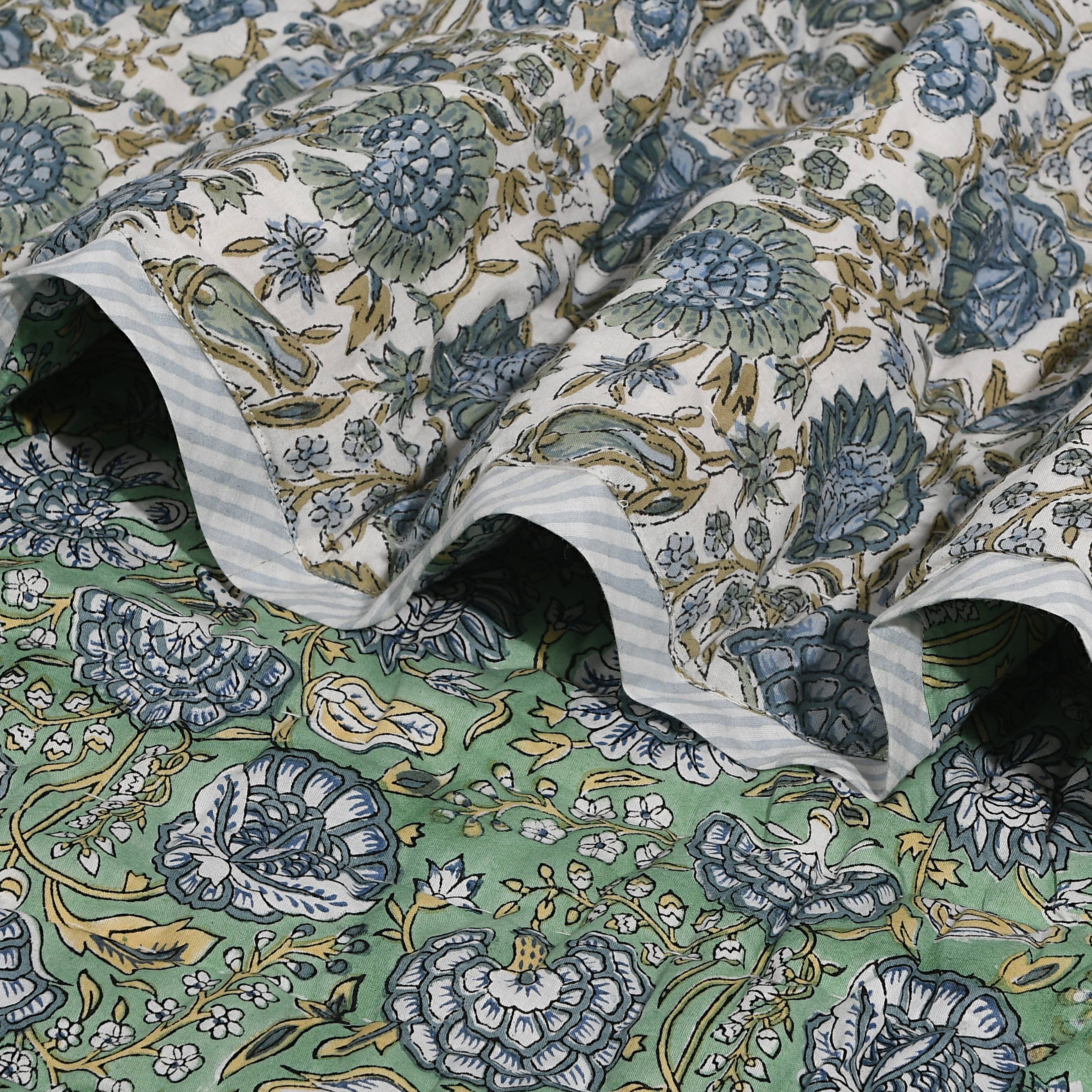 Fabricrush - Vente Courtepointe - Couette en coton imprimé au bloc Fabricursh3