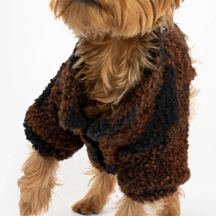 Humpfrey Dog Jacket – Printed Sherpa with Fluff-Free Velcro & Elastic Chest for wholesale by Dollar Paw