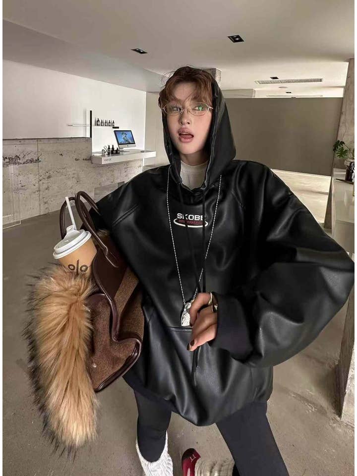 Chilli Girl Collection - Wholesale Hoodie - Women's - Oversize faux leather hoodie in black3