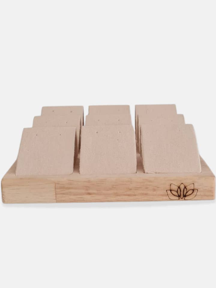 Tischaufsteller aus Holz und Metall für Ohrringe für den Großhandel von Pretty Pink Eco-Jewellery