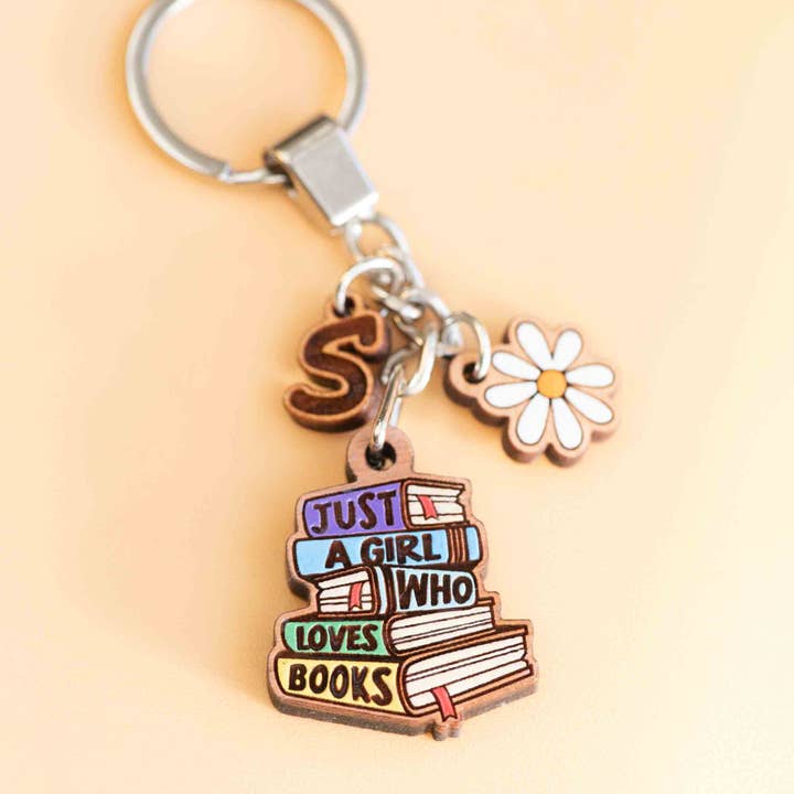 Personlig bare en pige, der elsker bøger nøglering - CUS10001 for engroshandel hos Robin Valley