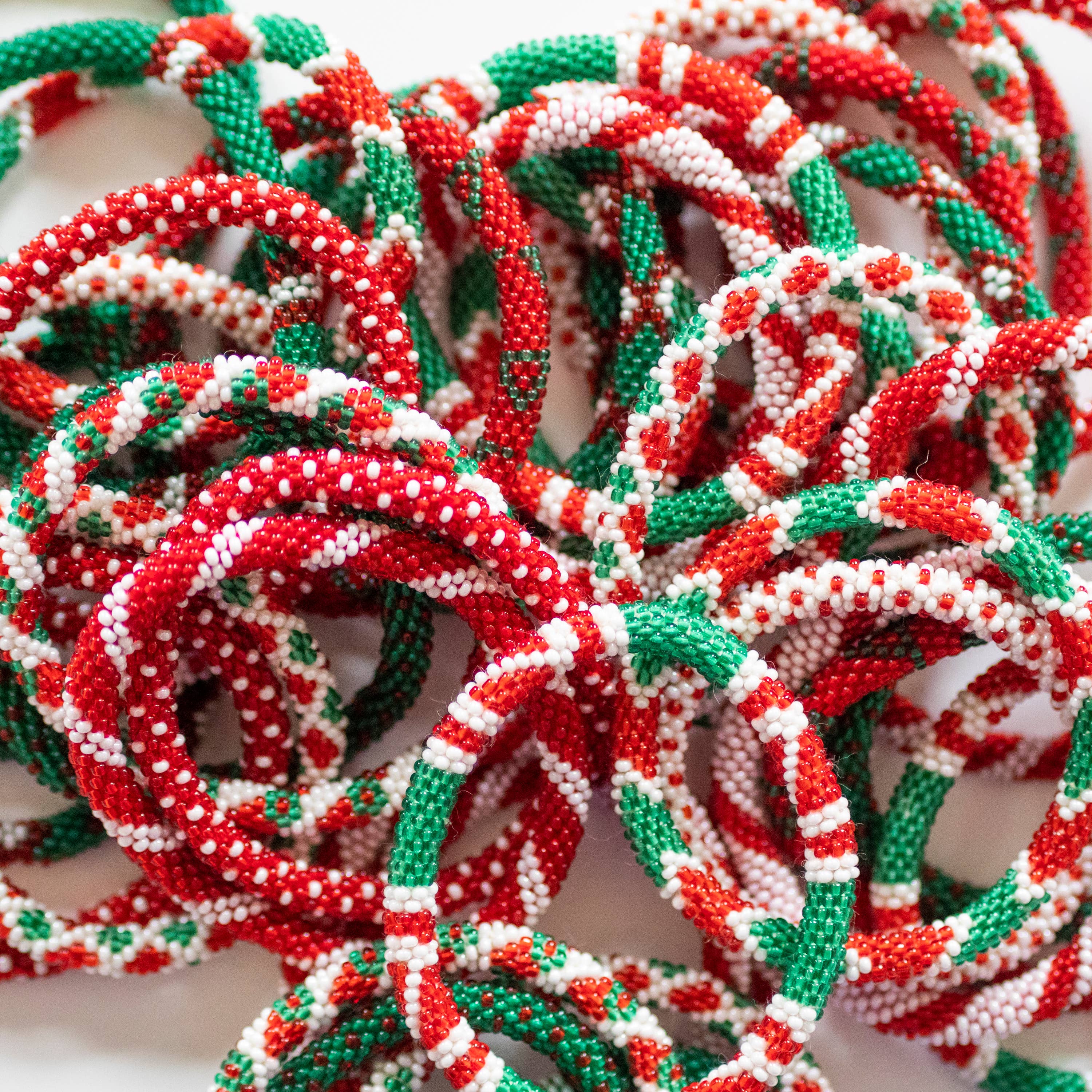 Aid Through Trade - Wholesale Beaded Bracelet - Kids - Rollies® for Kids - Mistletoe (Christmas)  - Set of 122