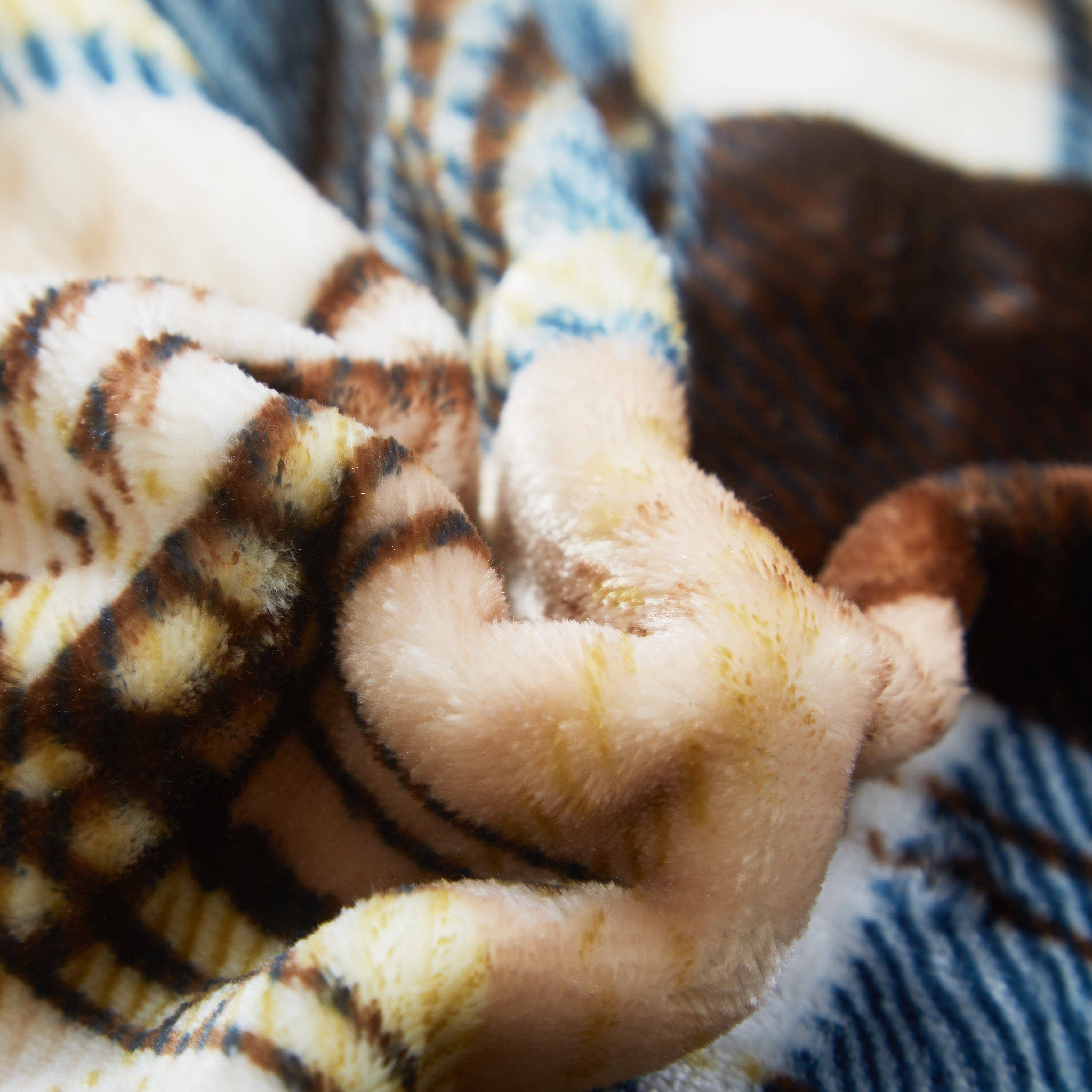 Tache Home Fashion - Wholesale Throw Blanket - Tache Super Soft Winter Cabin Flannel Throw Blanket6