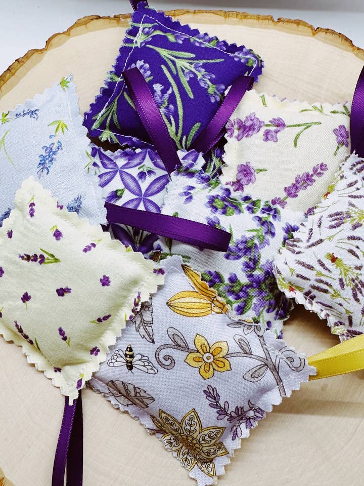 6 Mini-Lavender Sachets with Essential Oil - Assorted colors for wholesale by Wellness & Oils