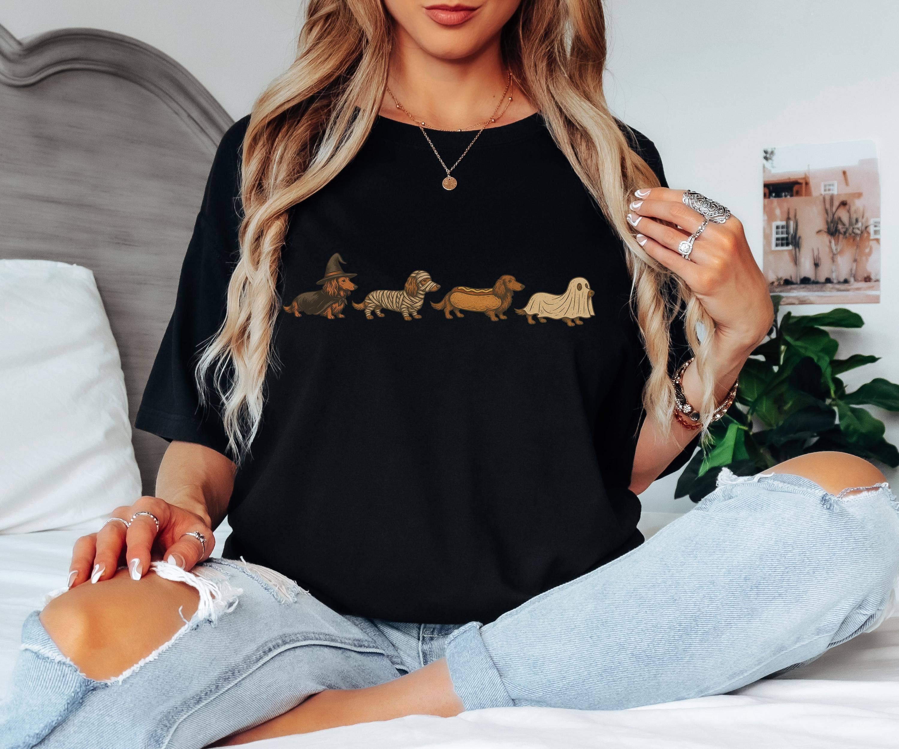 Glaime - Wholesale T-Shirt (Graphic) - Unisex - Comfort Colors Vintage Art Style Dachshund Shirt, Halloween