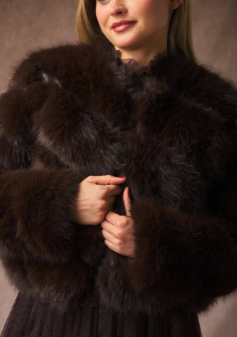 CHOKLATE PARIS – Großhandel Jacke – Damen – Paula kurze Jacke aus Kunstpelz - Y16821