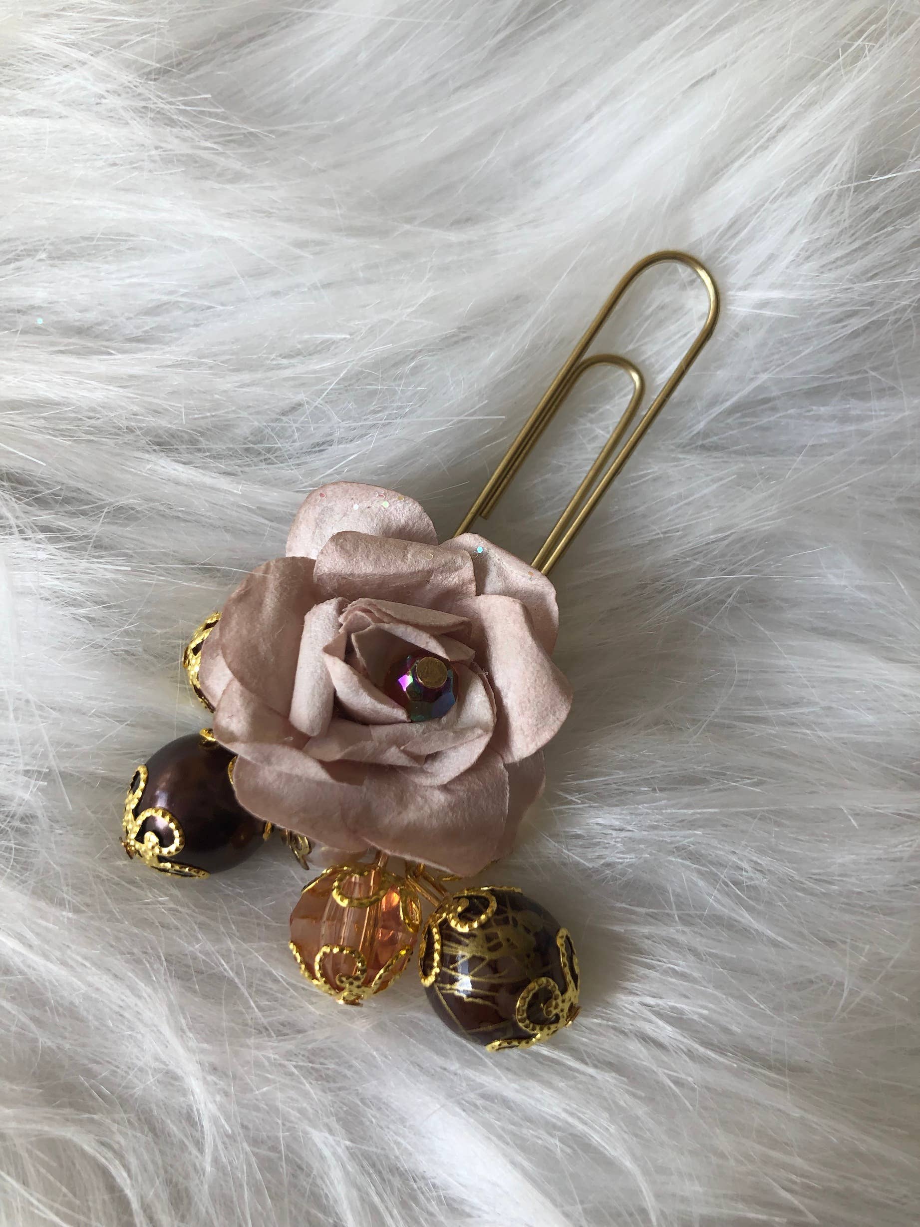 Mimi Mira Creations – wholesale Pappersklämma – Rose samling gem taupe2