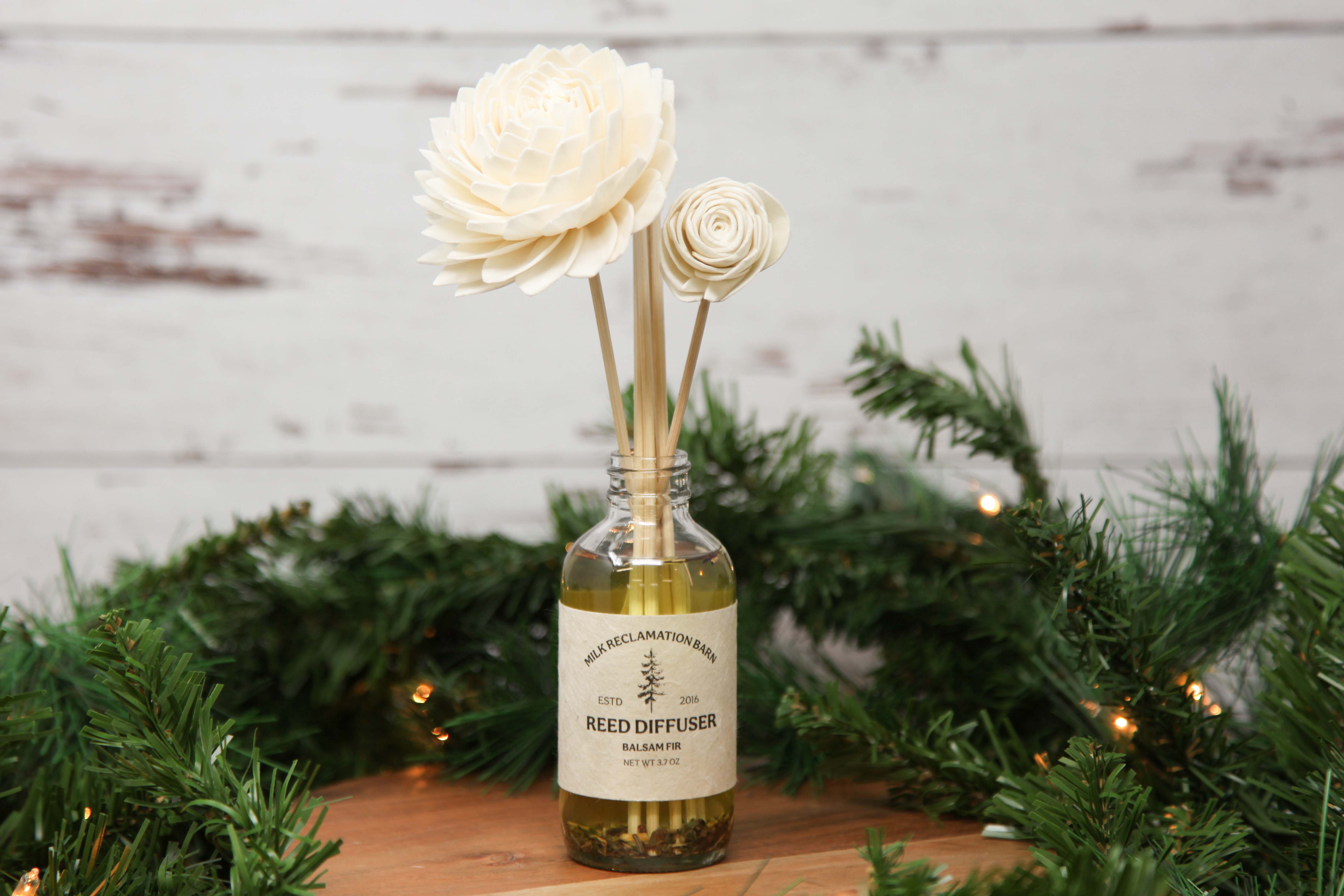 Milk Reclamation Barn - Vente Diffuseur à tiges - Diffuseur en rotin avec roseaux en rotin et fleurs de sola0