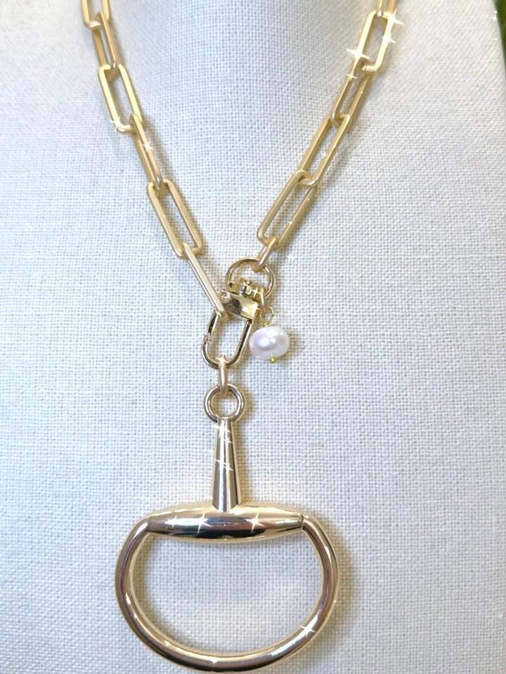 Collar de cadena rectangular con bocado ecuestre en oro mate para venta al por mayor de Suzy T Designs