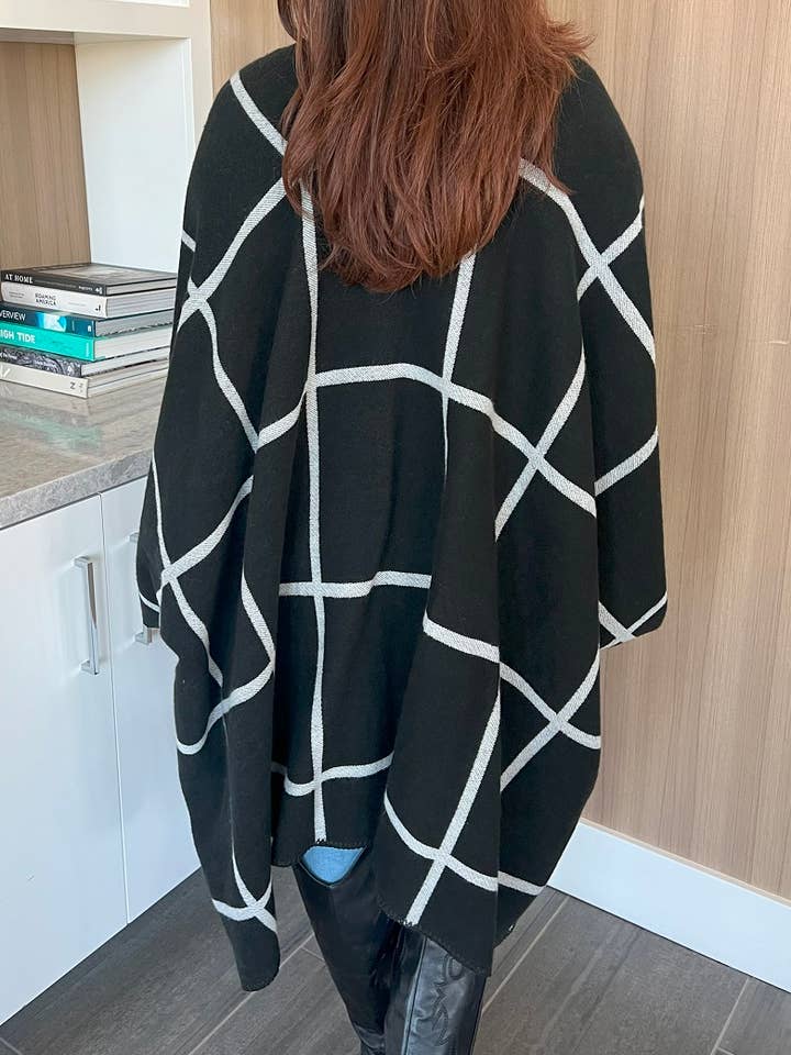 Justin & Taylor – wholesale Kimono – Women's – Shiver | Plaid Kimono Two-Toned Fall & Winter Shawl14