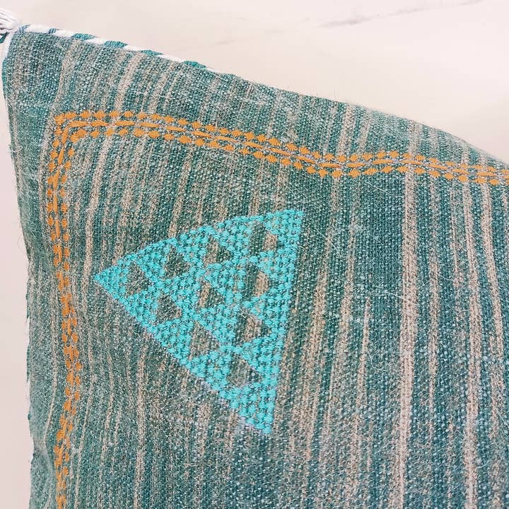 Urban Adorn - Wholesale Throw Pillow Cover - Emerald Green Cactus Silk Inspired Linen Cushion Cover2