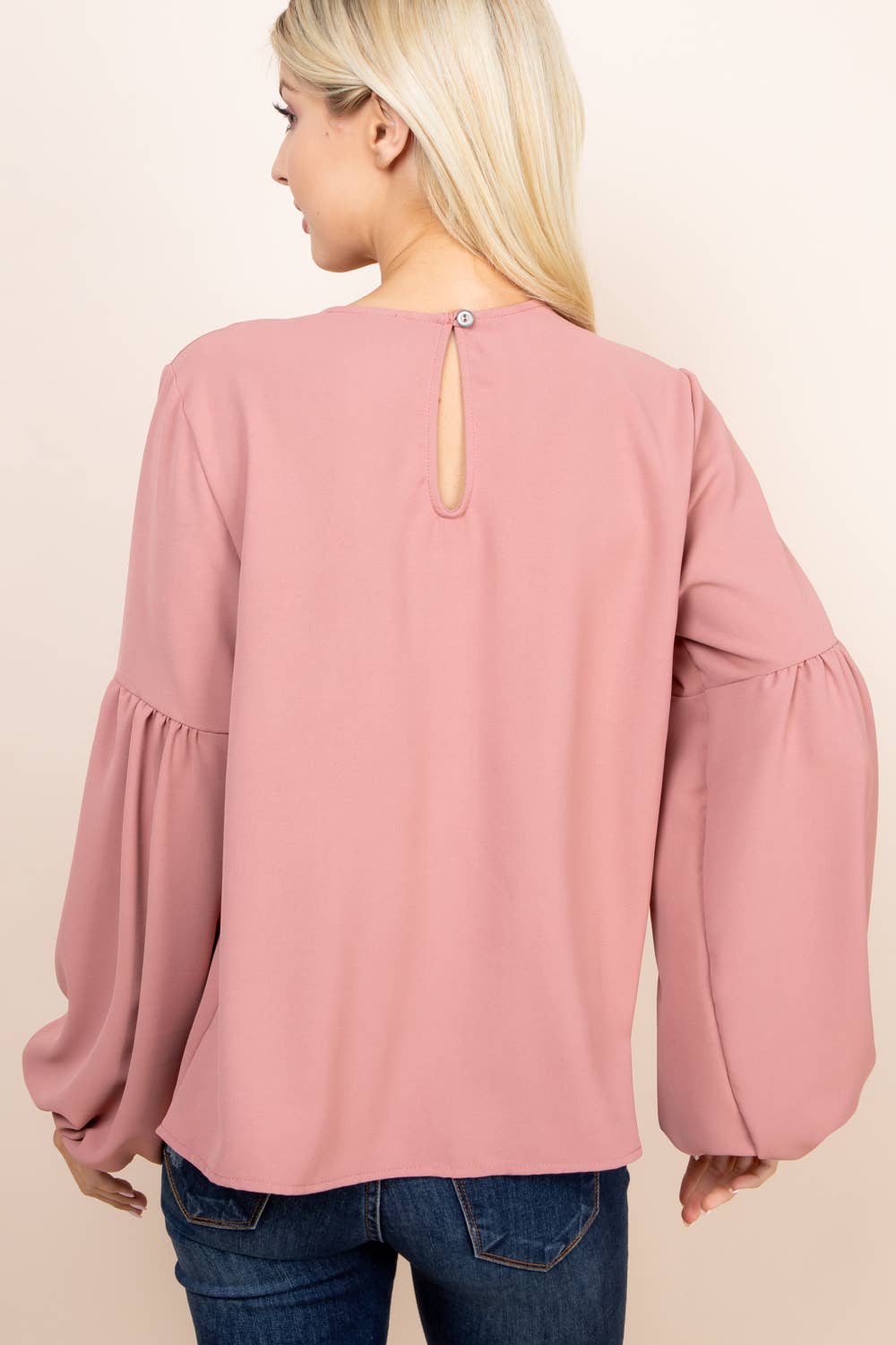 Saints & Hearts - Wholesale Blouse - Dames - ST3170A PAARSE GEWEVEN TOP MET V-DETAIL4