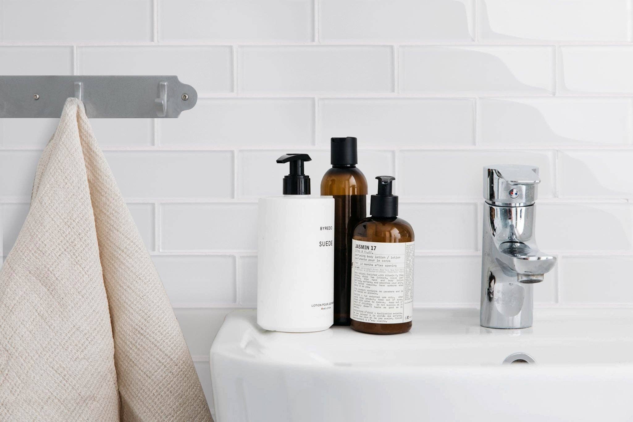 WS Tiles - Vente Carrelages muraux - Carreau de métro en mosaïque de verre 2 « x 6", dosseret pour cuisine et salle de bain - 5 pieds carrés par carton - super blanc7