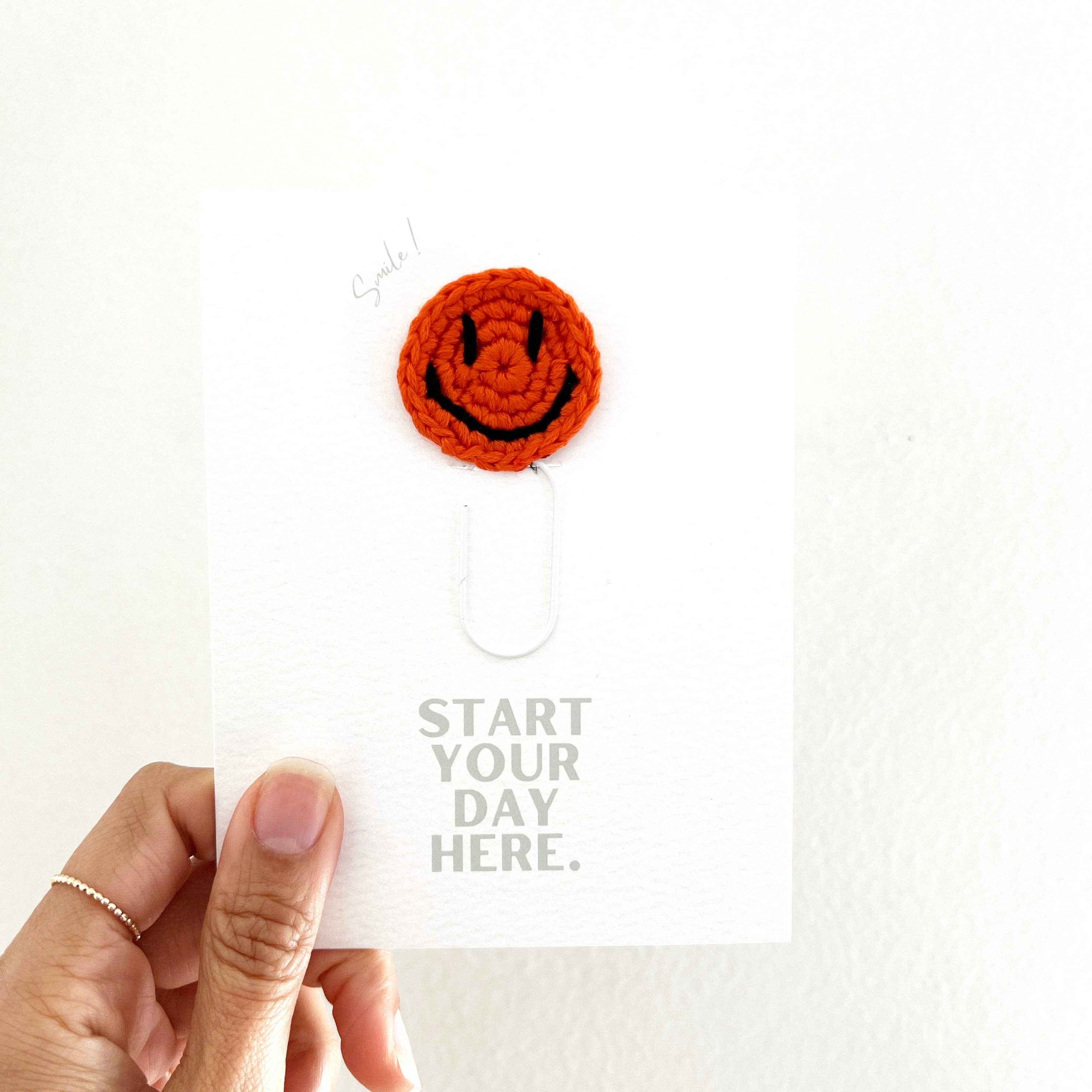 Impactful Market - Wholesale Bookmark - Happy Face Paperclip Bookmark0