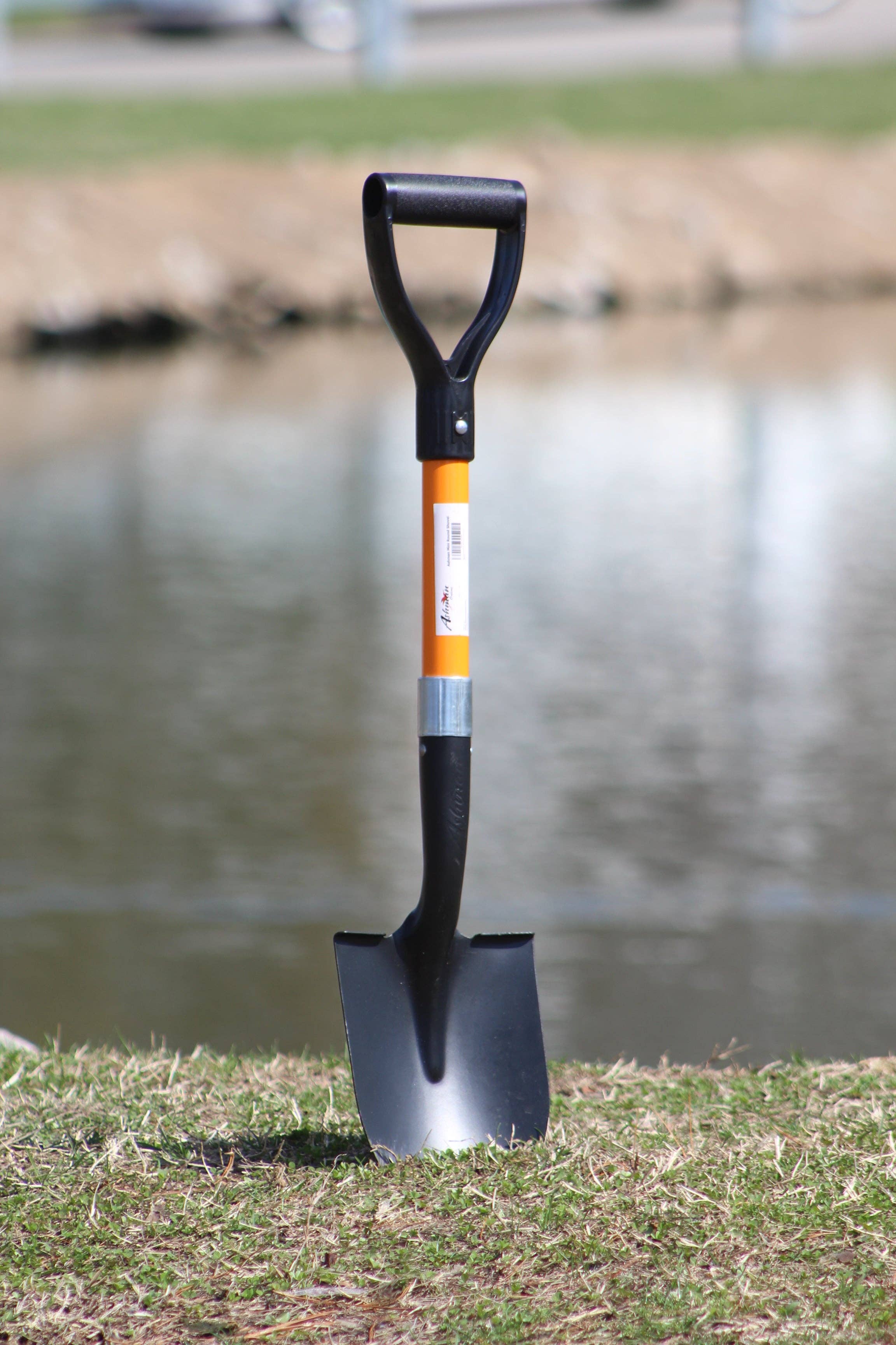 Ashman Online - Wholesale Garden Tool - Ashman Round Shovel (Medium) – (2 Pack) – 27 Inches in Length, Durable Handle, Round Shovel with Comfortable Grip with a Sturdy Blade, Multipurpose Premium Round Point Blade Shovel.4