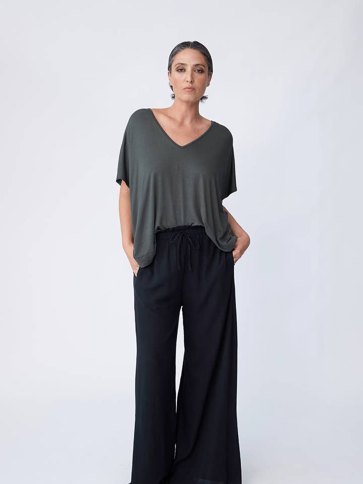 Poncho de bambú en la parte superior, color oliva para venta al por mayor de Tluxe