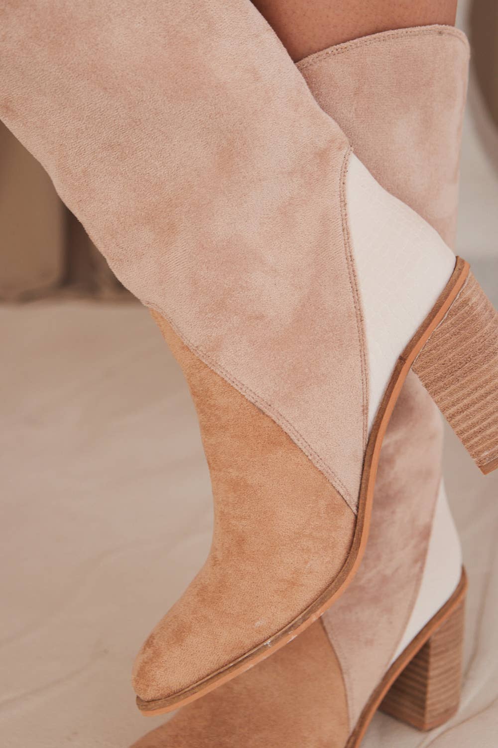 CCOCCI – wholesale Boots – Women’s – THREE-TONE SQUARE-TOE CURVED COLLAR BOOTS3