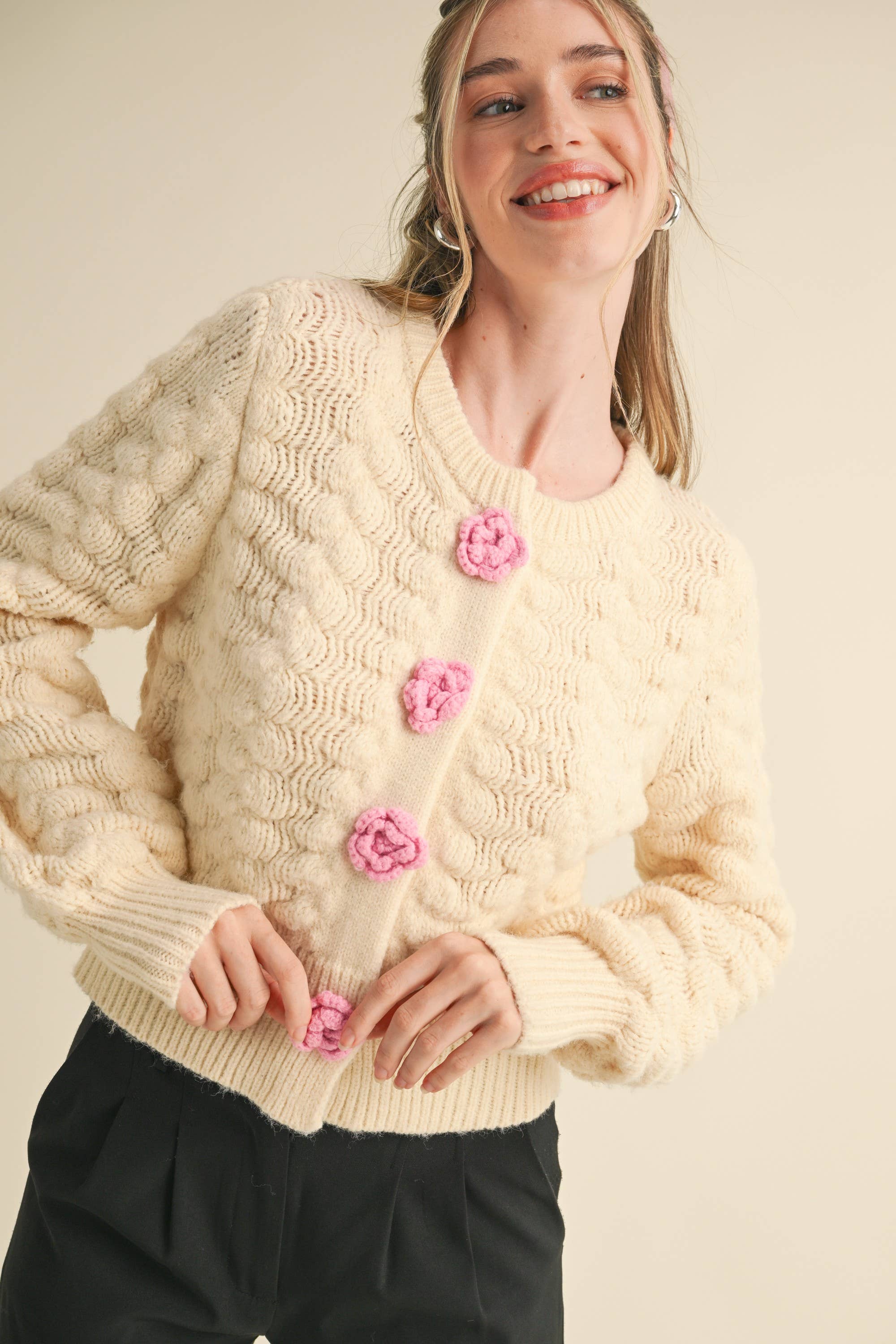 &MERCI - Wholesale Cardigan - Women's - TEXTURED SWEATER CARDIGAN WITH KNIT ROSETTE DETAIL MSW107350
