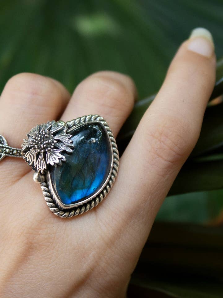 Labradorit Blomster Ring, AR- 7136 for engroshandel hos Ambra Jewels