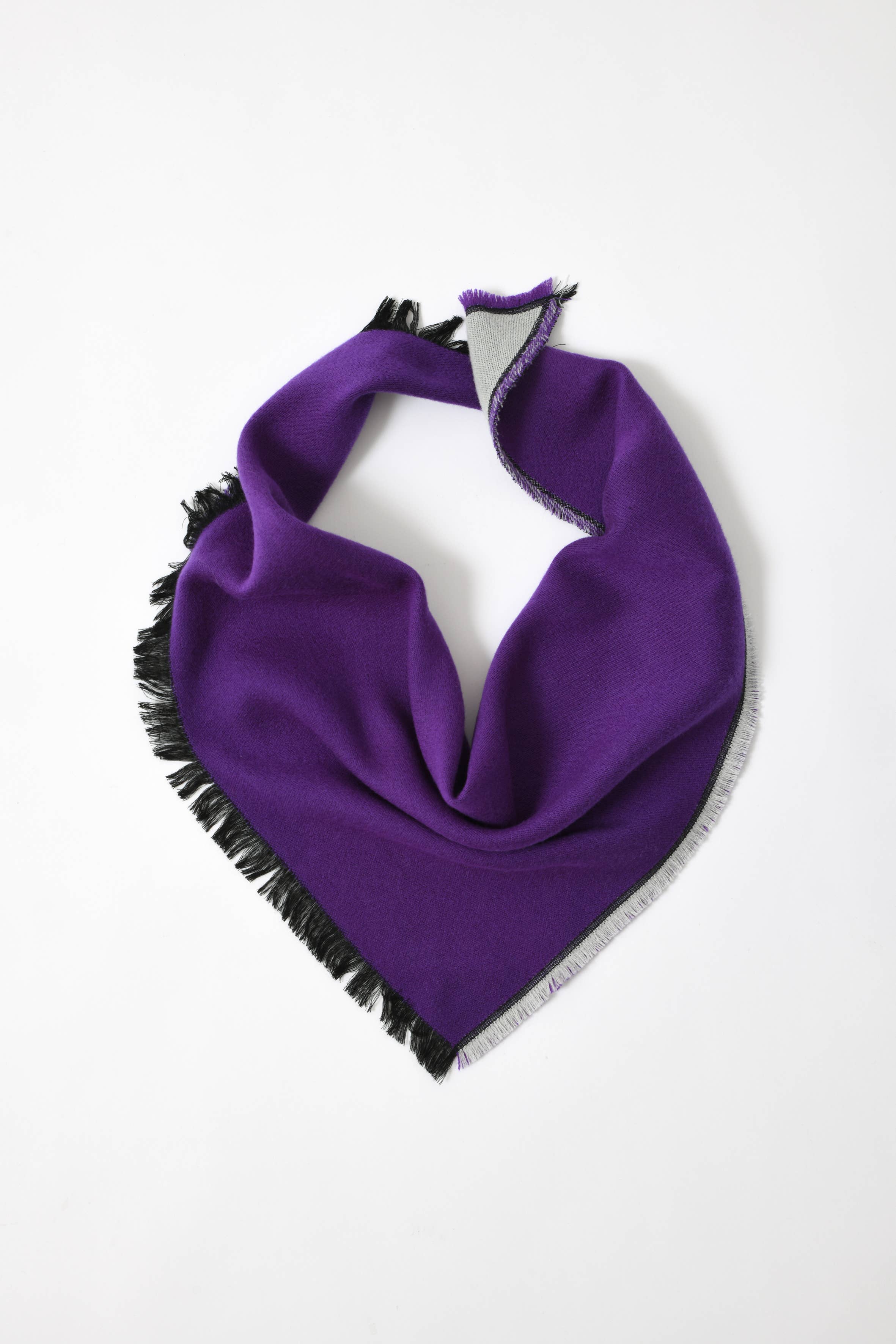 Abstract - Vente Bandana – femme - Bandana triangulaire en laine avec petites franges9