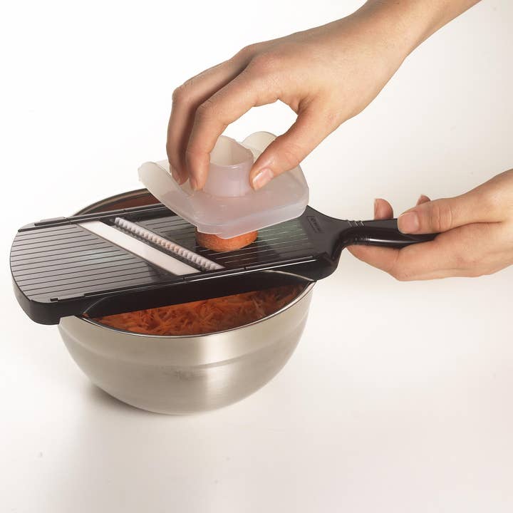 Kyocera International, Inc. - Wholesale Kitchen Tool/Gadget - CERAMIC JULIENNE MANDOLINE SLICER3