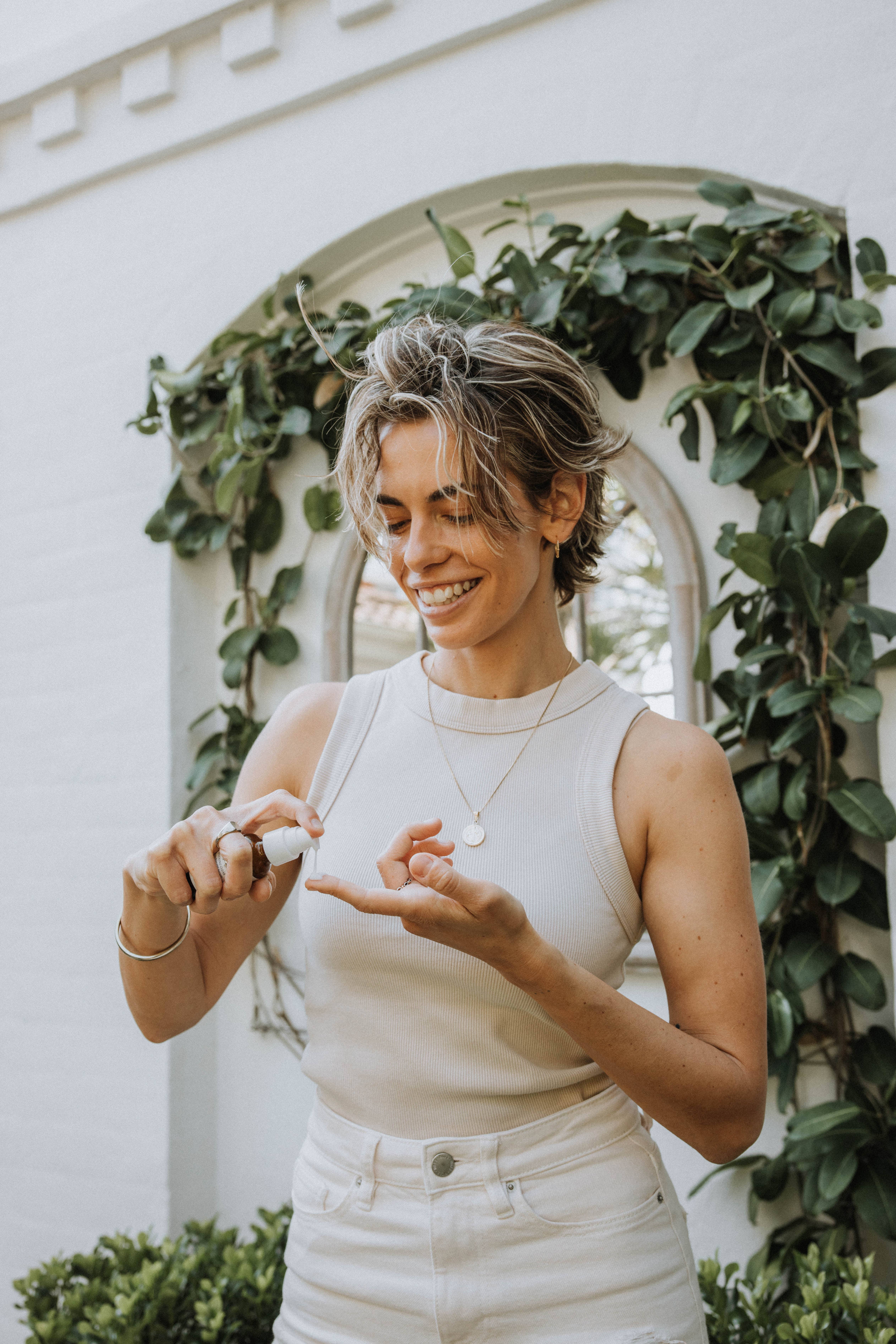 Wild Bee skincare - Wholesale Facial Serum/Concentrate - Daily Revive - Bakuchiol & Hyaluronic Acid 30ml Ser4