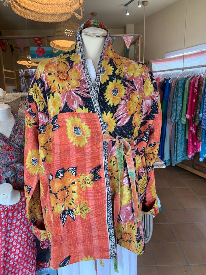 Kimono Kantha textiles no5 veste bohème flower 🌺 power pour la vente par Aurobelle Ibiza