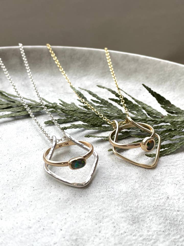 Collier The Ring Keeper sur commande *Live your life collection pour la vente par Nordic Pine