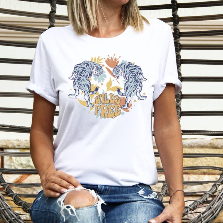 Camiseta gráfica Wild and Free para venta al por mayor de Londas Trendy Tees