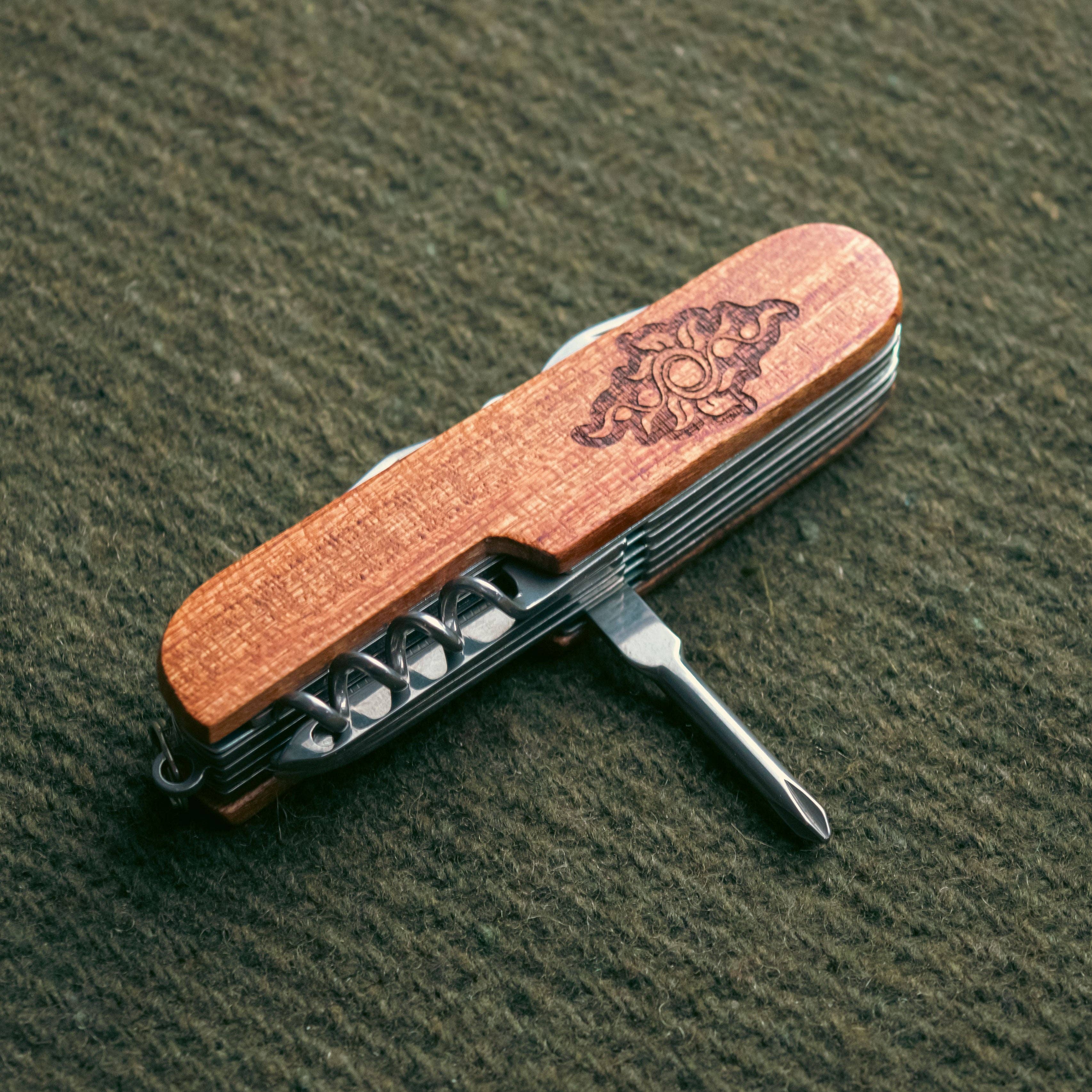 We Geek Together - Wholesale Pocket Knife/Holder - Nature's Pathway 11-in-1 Pocketknife4