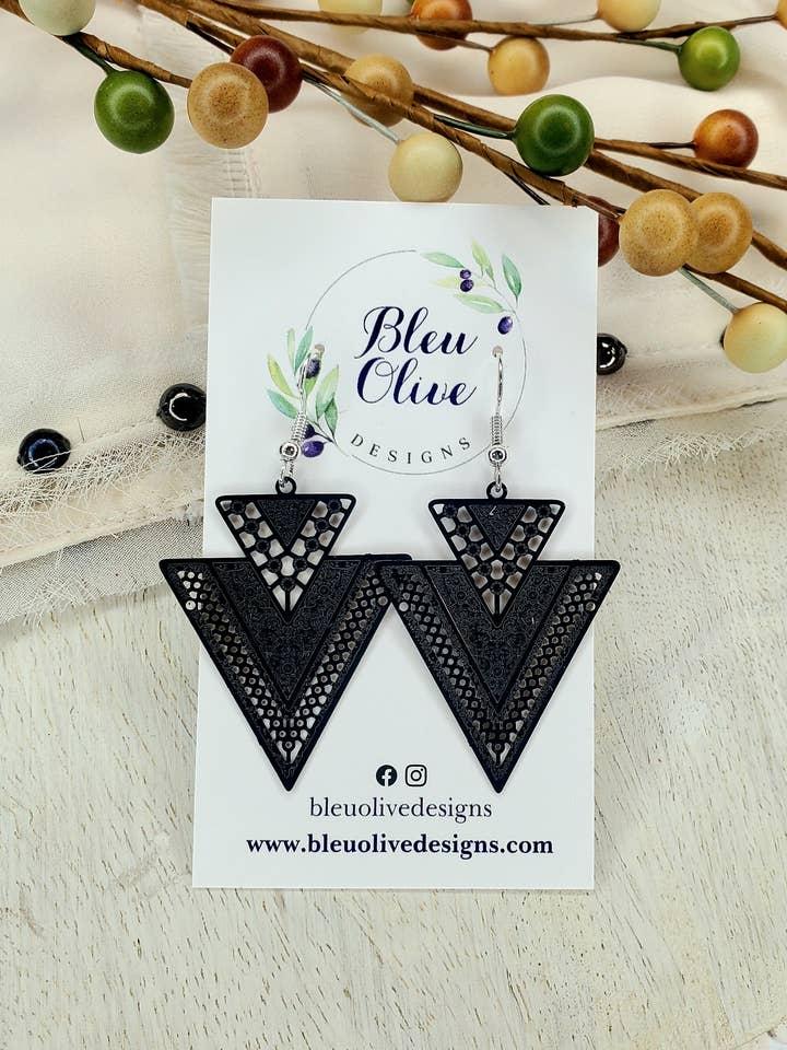 Boucles d'oreilles en filigrane noir Boho pour la vente par Bleu Olive Designs