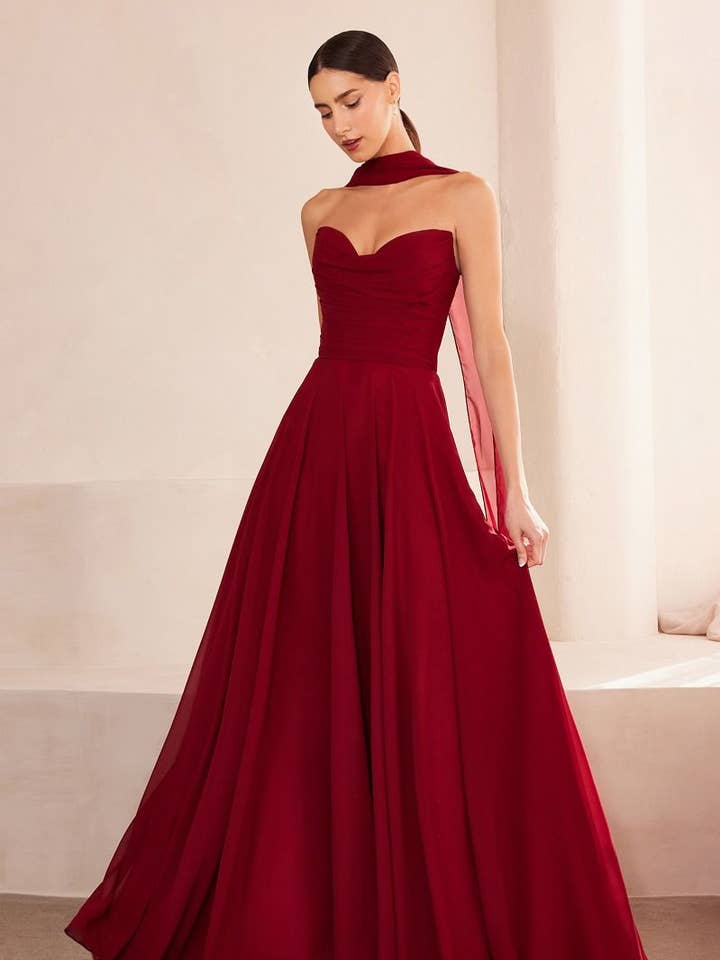 Vestido justo tomara que caia com decote em V e fenda por atacado de JLED, INC.