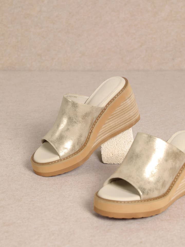 CCOCCI - Wholesale Wedges - Women's - JUDY BOLD GOLD UPPER PEEP TOE PLATFORM WEDGE HEEL