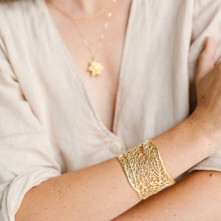 Bracelet Manchette Ajustable | Coulé à partir de Vraies Algues pour la vente par Laura Elizabeth