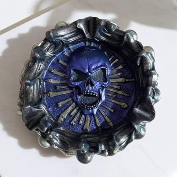 Ciotole portaoggetti a forma di teschio gotico di Halloween in resina fatta a mano. per la vendita all'ingrosso da parte di Face It Home Decor