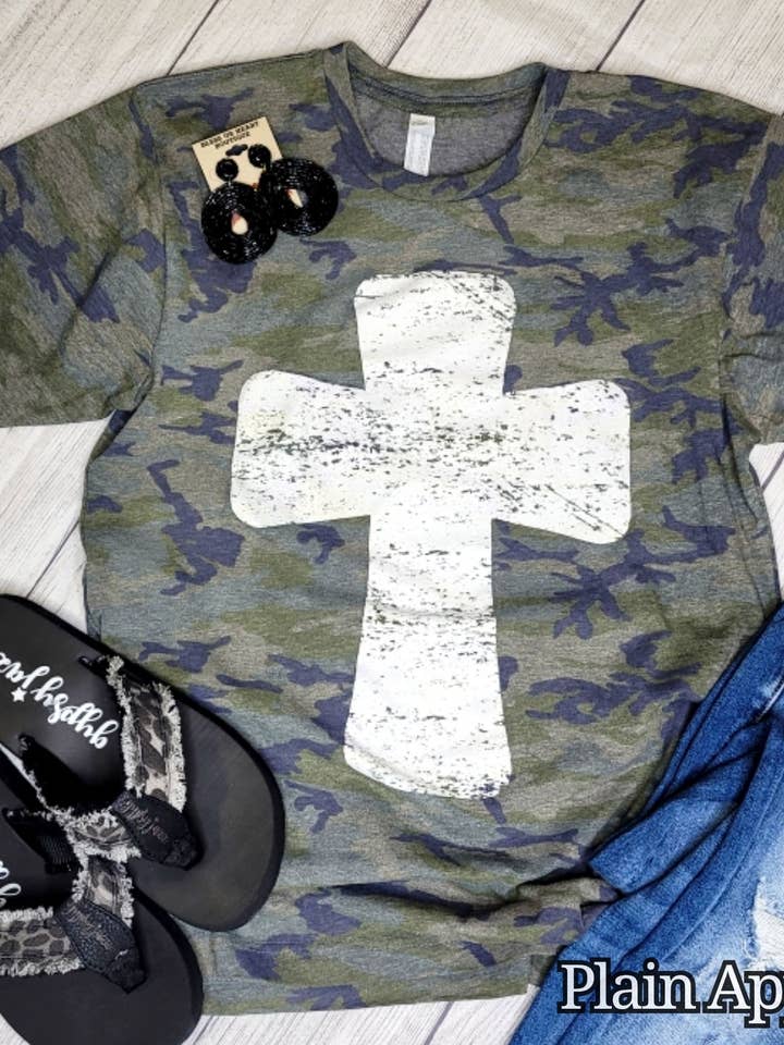 Maglietta mimetica con croce bianca per la vendita all'ingrosso da parte di Plain Apparel Tees