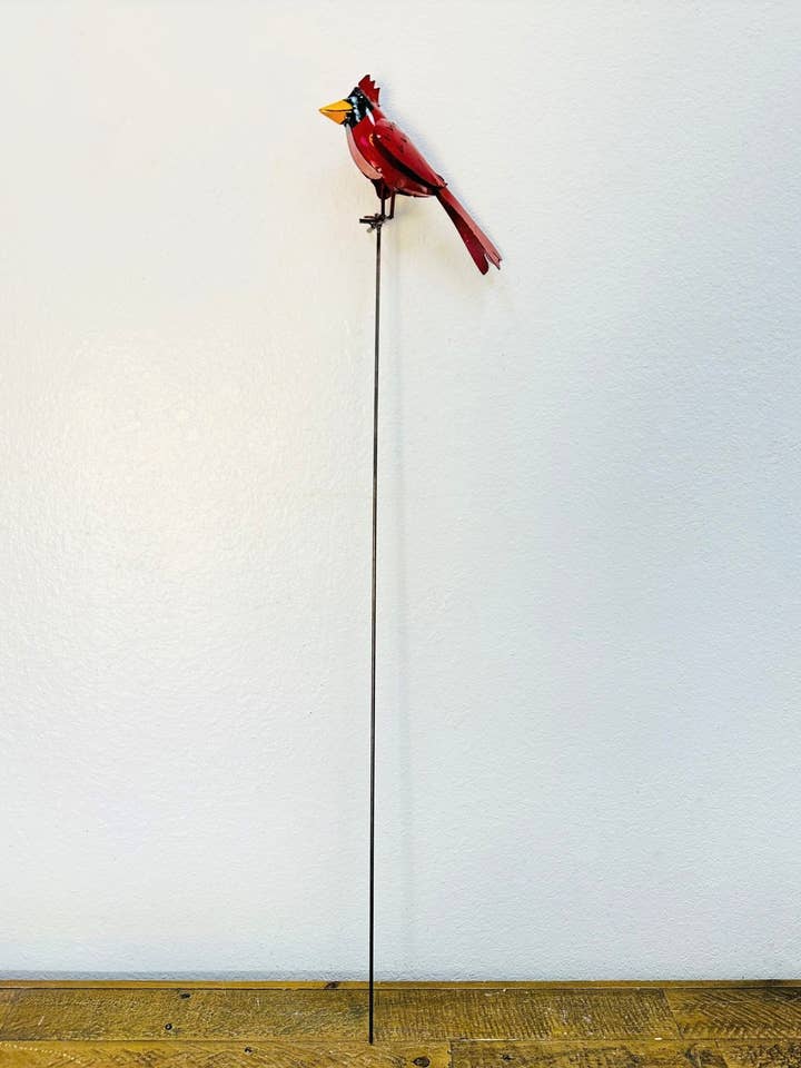 Cardinal Sake, decorazione da giardino in metallo fatta a mano - B-4 per la vendita all'ingrosso da parte di Rustic Farm