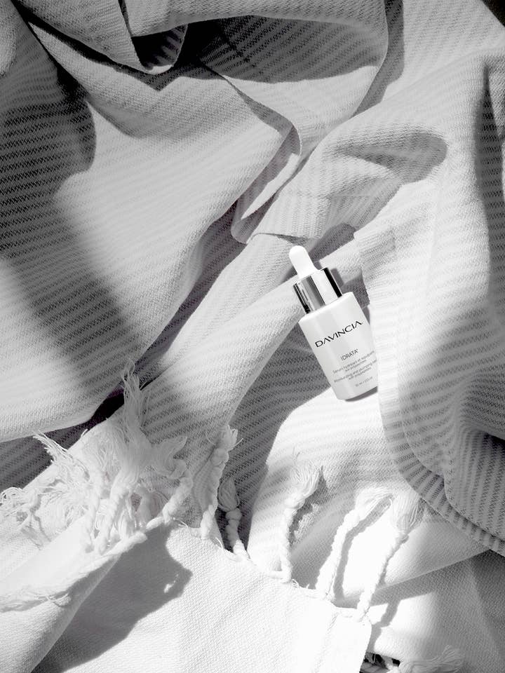 DRATA · Sérum hydratant et repulpant aux polypeptides pour la vente par Davincia