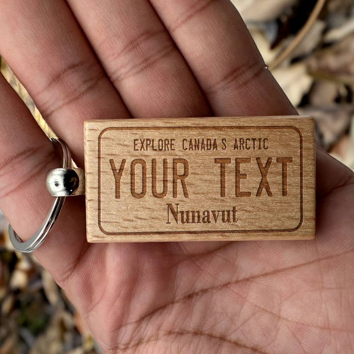 Portachiavi con targa Nunavut Mini, regali canadesi per la vendita all'ingrosso da parte di Harkak Creative