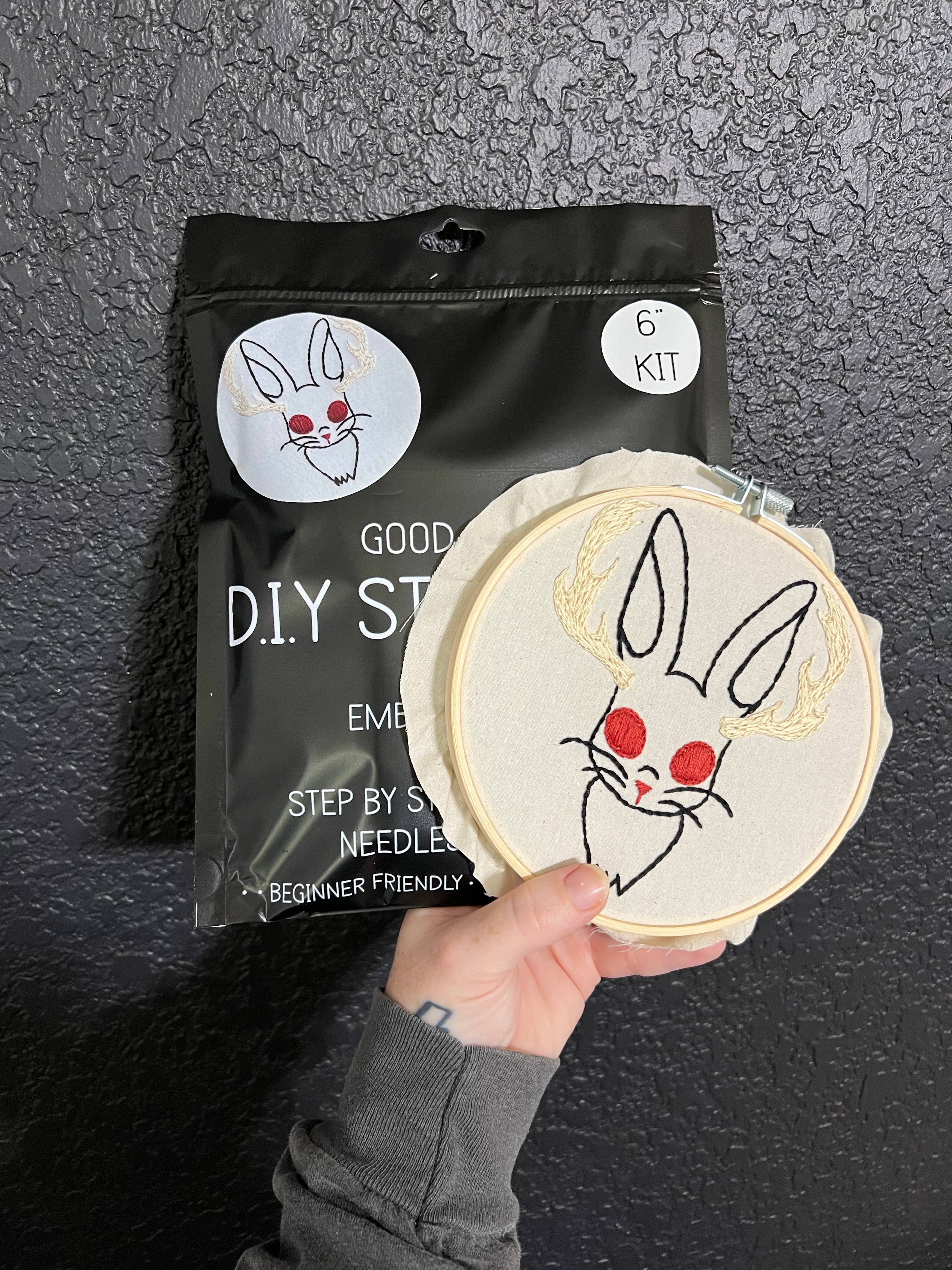 Good bones art - Venta al por mayor Kit de manualidades - Kit de bordado Jackalope 1