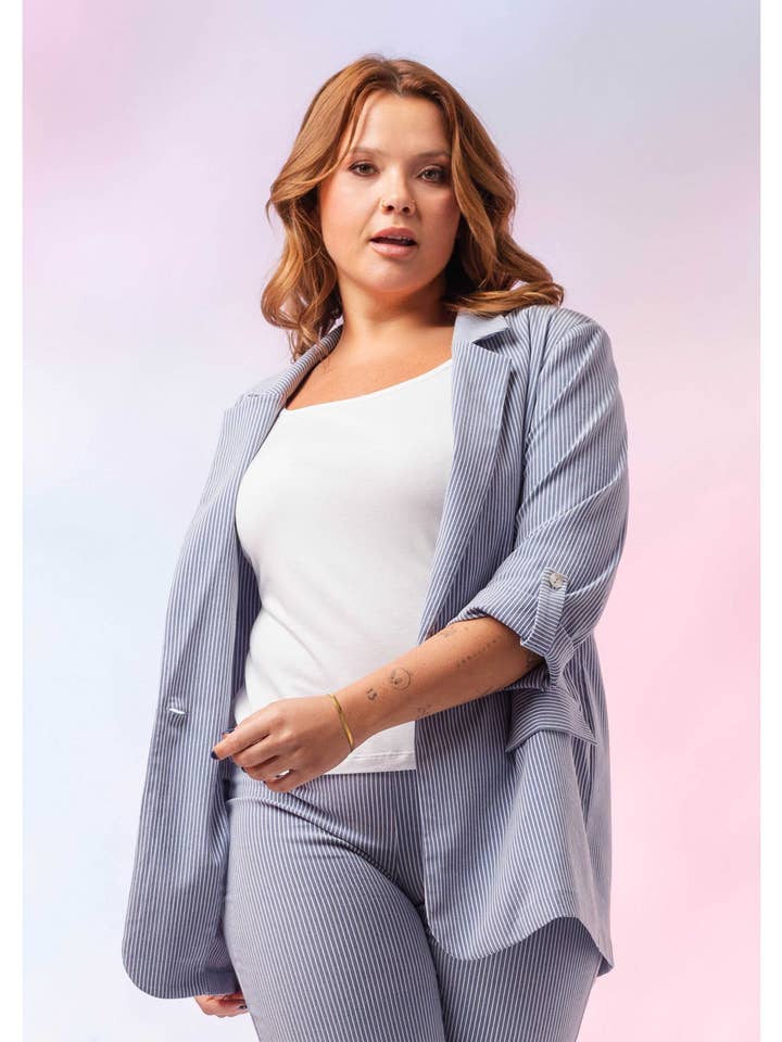 258008 - Blazer i randigt tyg Vår/Sommar Kollektion Stora Storlekar för wholesale av Teresa Cardoso Oliveira