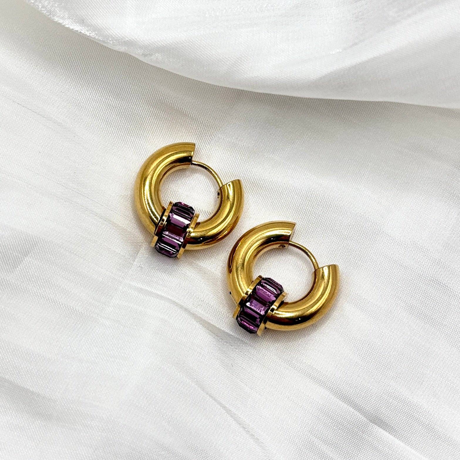 DUESTELLE ITALIA - Wholesale Huggie Earrings - Luna Bolt Hoops - Rounded Hoop Earrings with Zirconia8