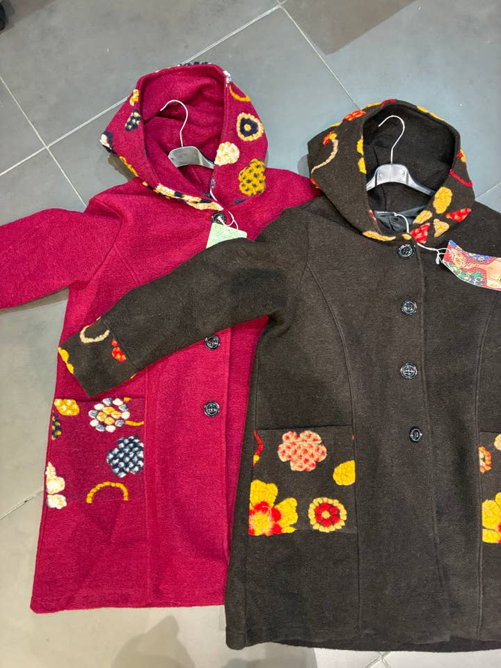 la maison des fibres naturelles - Wholesale Coat - Women's - Embroidered coat 99025 80% wool 20% polyester25