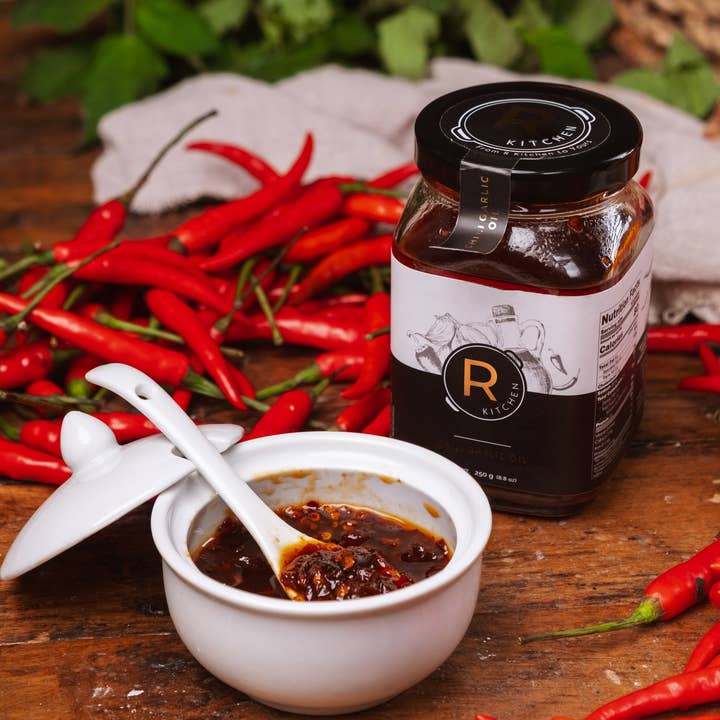 Suwerte International - Wholesale Pikante saus - RKitchen Chili Knoflookolie3