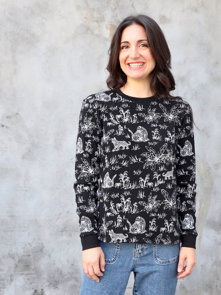 Suéter de felpa orgánica negro Tigress para venta al por mayor de Passion Lilie