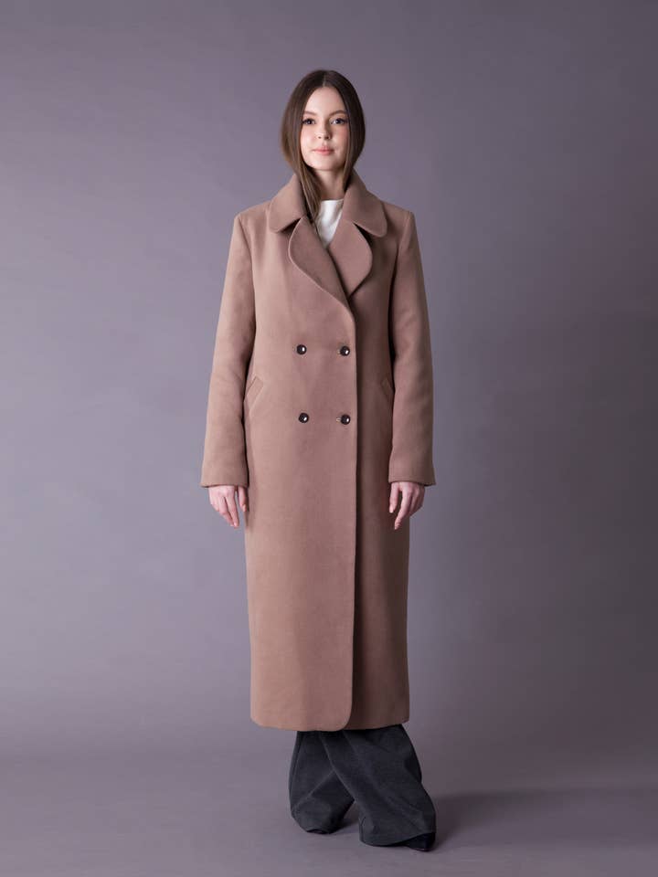 Fuld længde frakke kvinder, Lysebrun frakke, Lange vinterfrakker for engroshandel hos TAVROVSKA